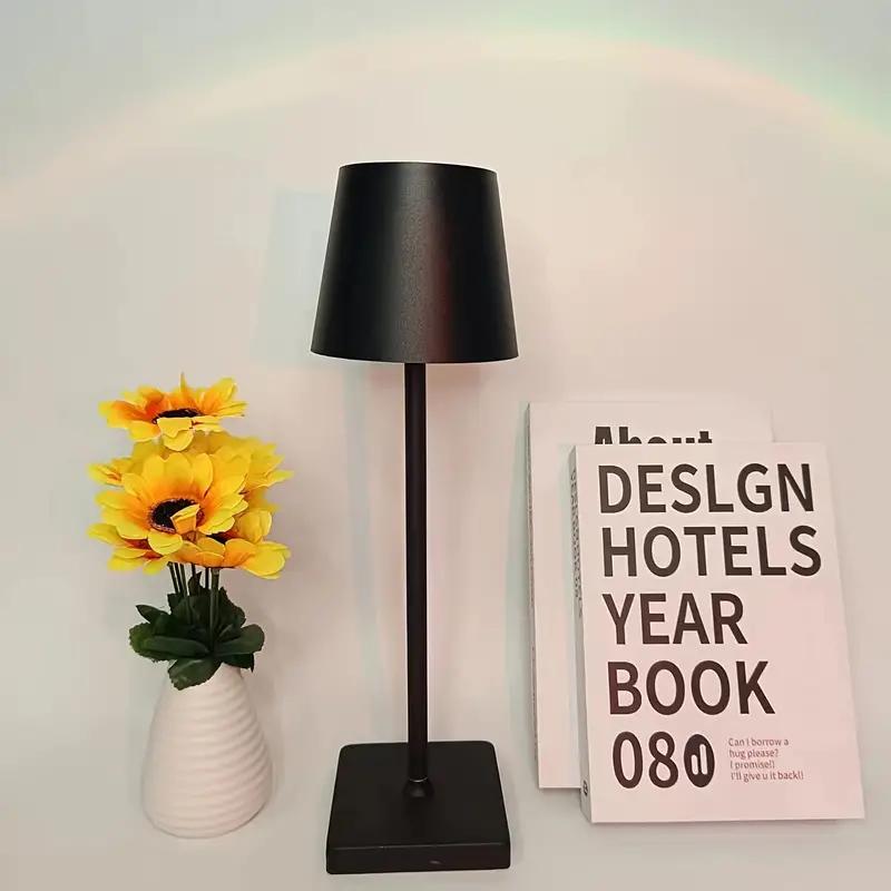 Dimbare LED tafellamp voor bar of restaurant