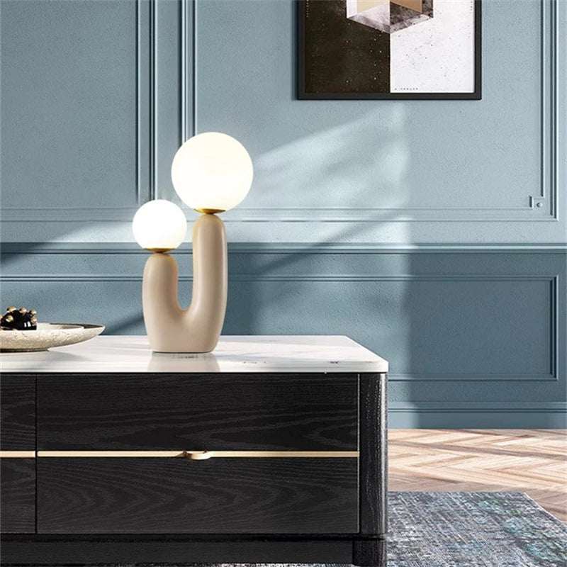 Moderne Tafellamp met Dubbele Bollen - Uniek Design en Zachte Gloed