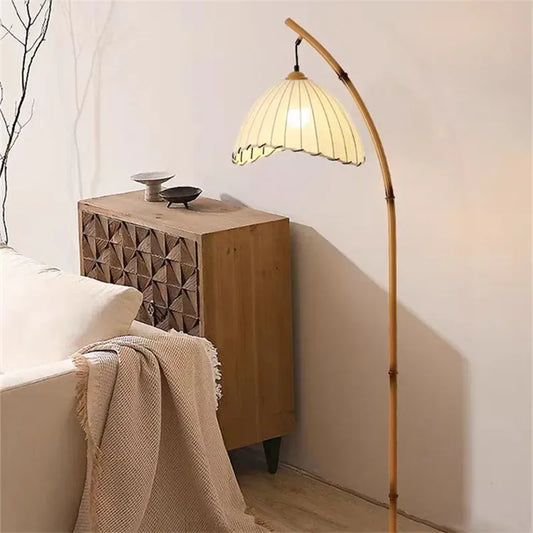 Dimbare Vloerlamp met Stoffen Kap – Natuurlijke Stijl met Warm Licht