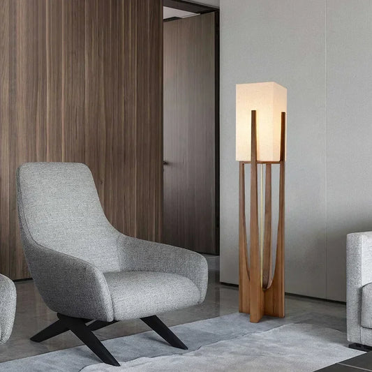 Unieke Houten Vloerlamp – Strakke Lijnen en Warm Licht